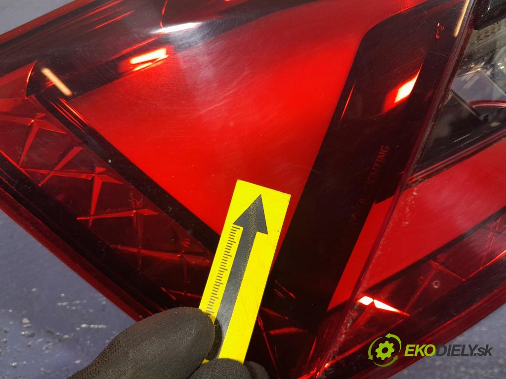 Skoda Superb 2019 světlo Zad: levá Mimo: 3V5945207B