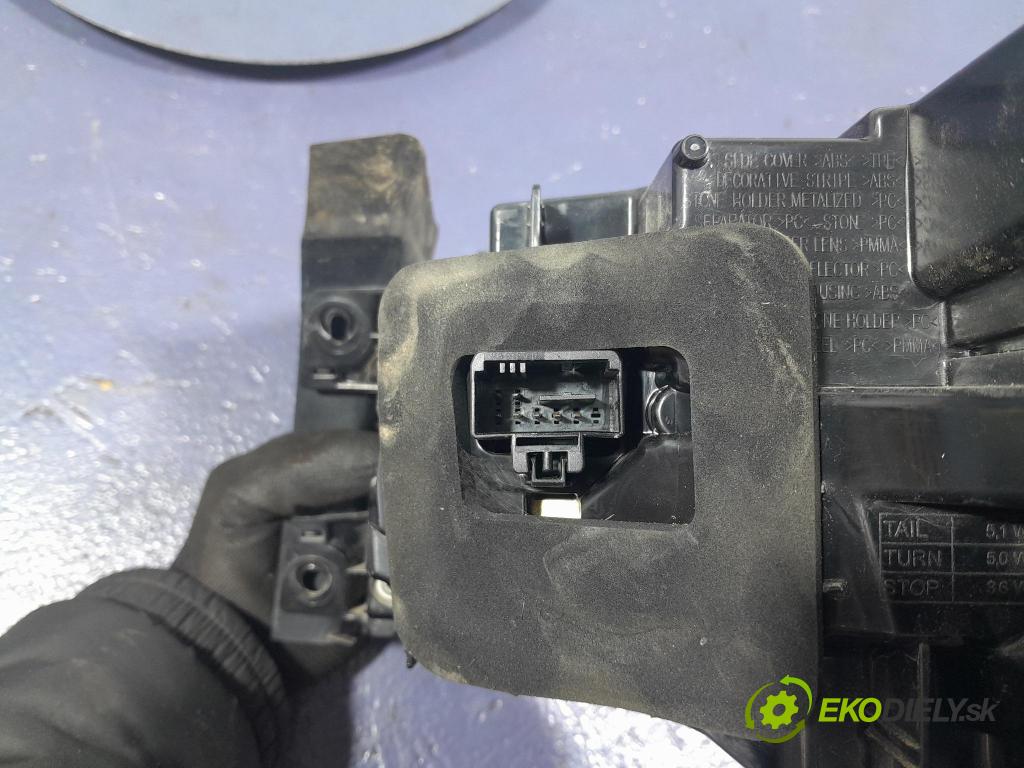 Skoda Superb 2019 světlo Zad: levá Mimo: 3V5945207B