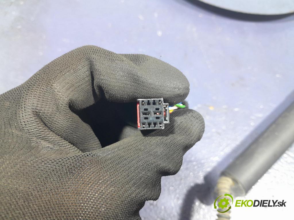 Skoda Superb 2019 Aktuátor: 3V0827851B