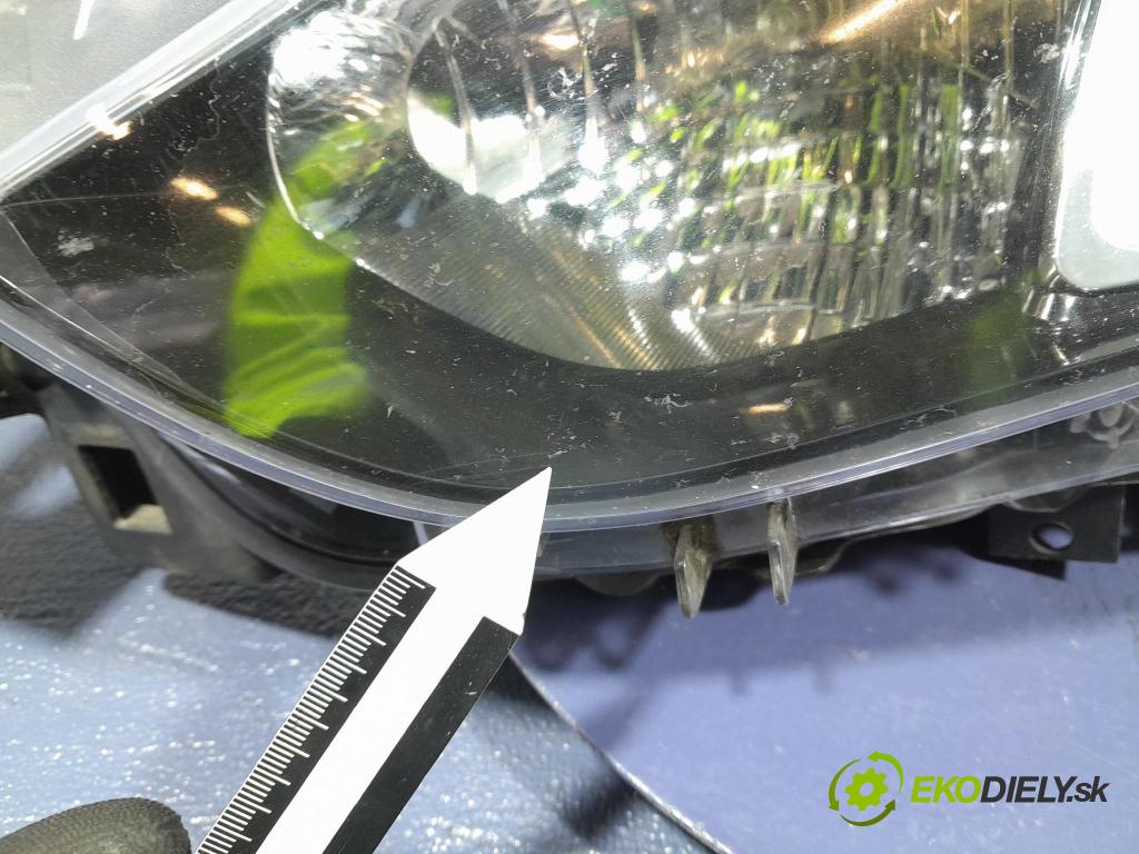 Mazda 6 2016 Reflektor: Vľavo: