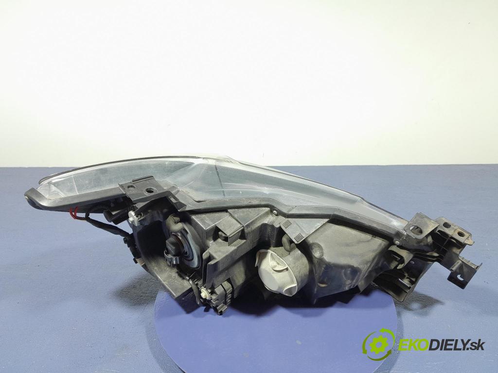 Mazda 6 2016 Reflektor: Vľavo: