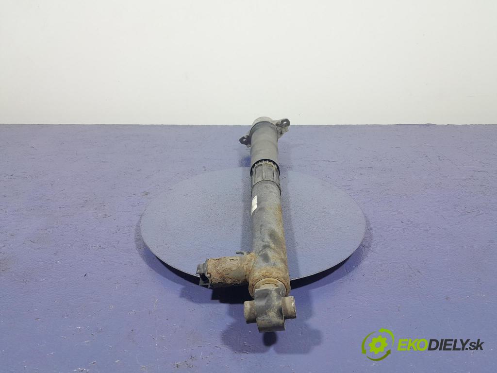 Skoda Superb 2019 tlumič Zad: pravy