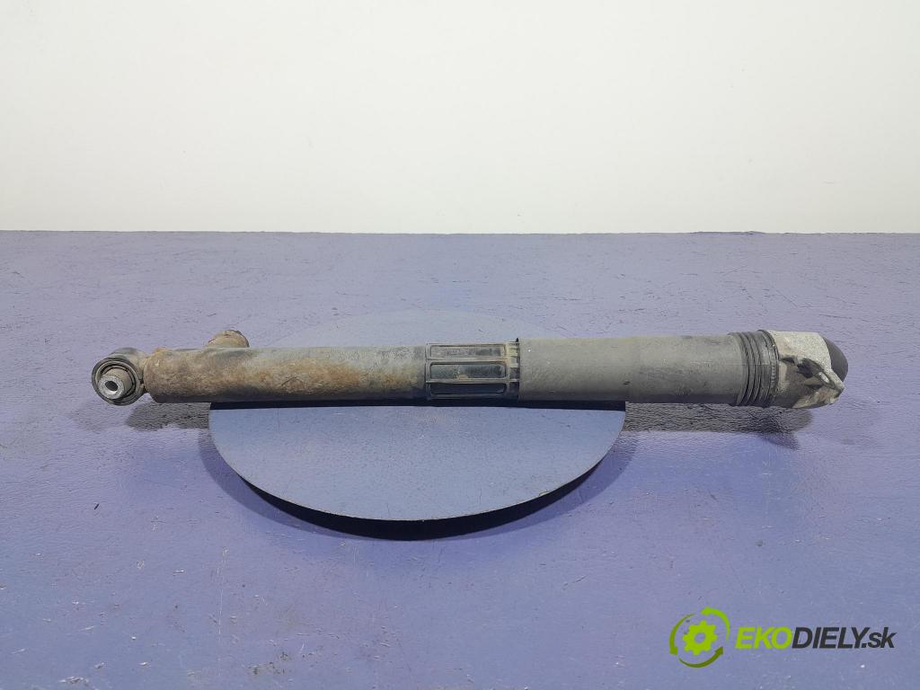 Skoda Superb 2019 tlumič Zad: pravy