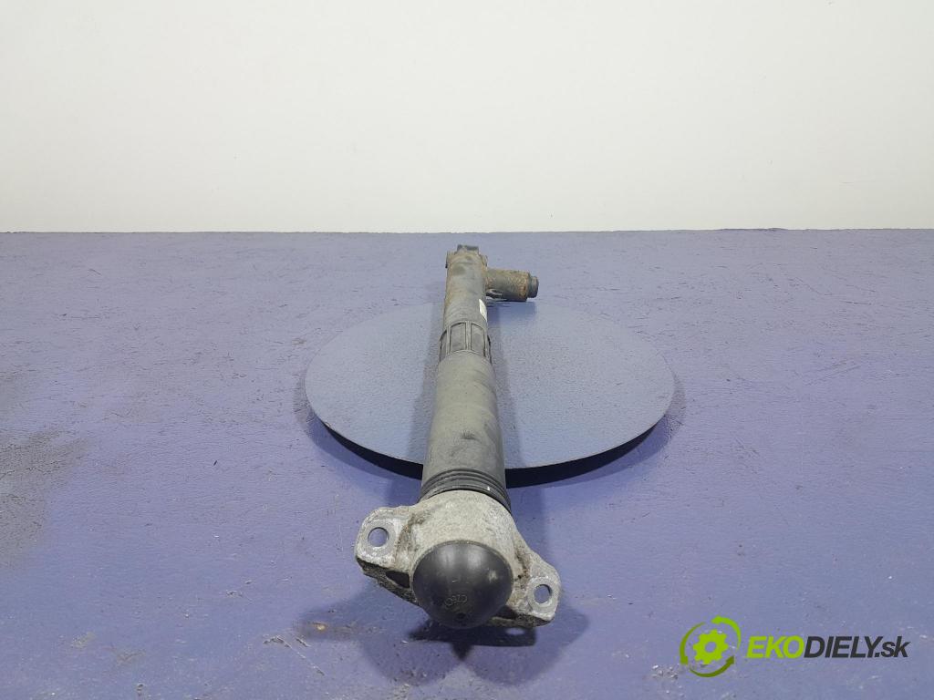 Skoda Superb 2019 tlumič Zad: pravy