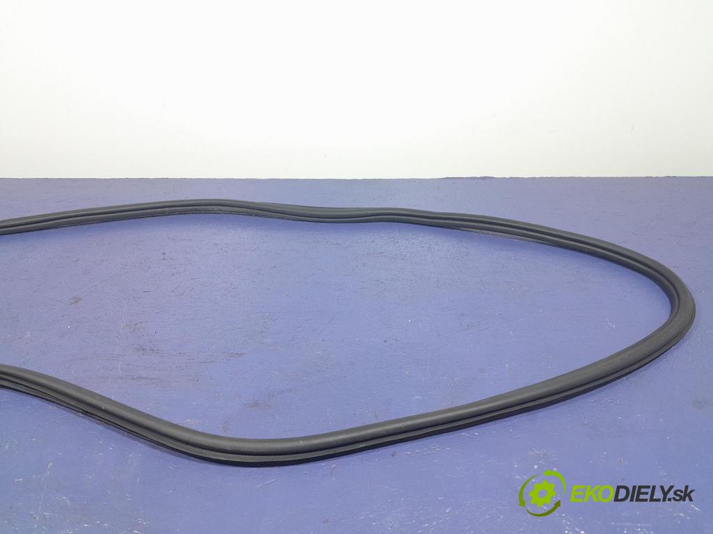 Skoda Superb 2019 Těsnění: dveře 3V0867366B