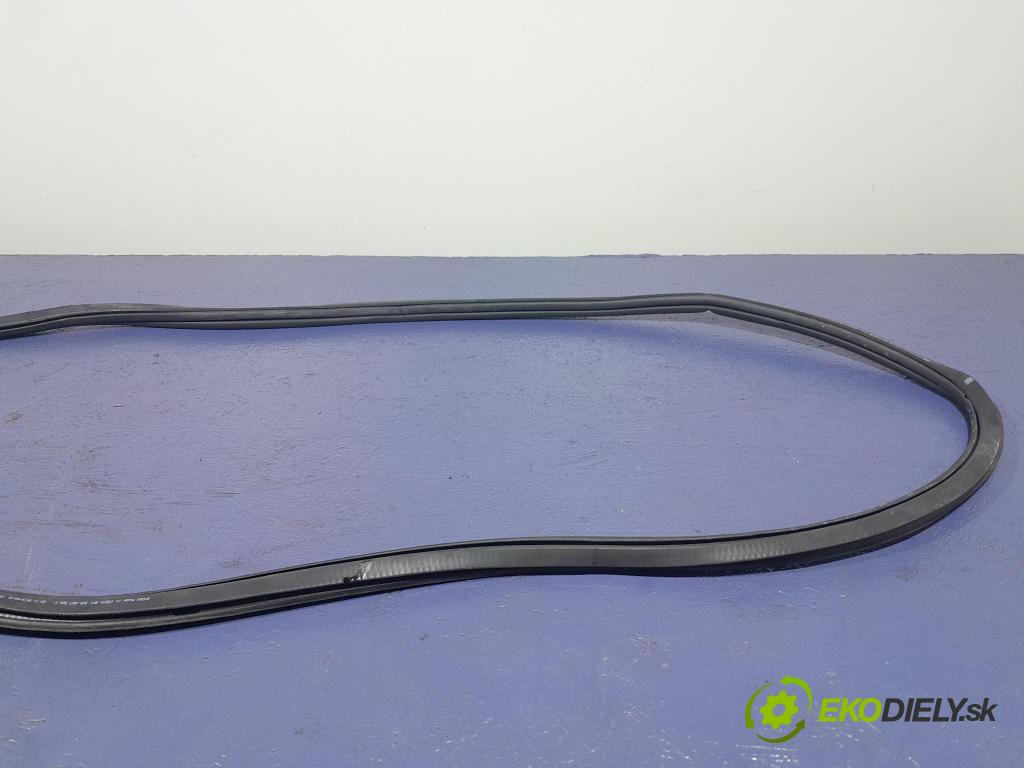 Skoda Superb 2019 Těsnění: dveře 3V0867366B