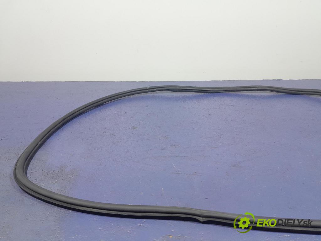 Skoda Superb 2019 Těsnění: dveře 3V0867365B