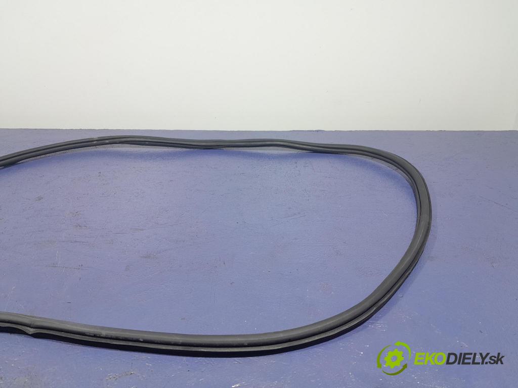 Skoda Superb 2019 Těsnění: dveře 3V0867365B