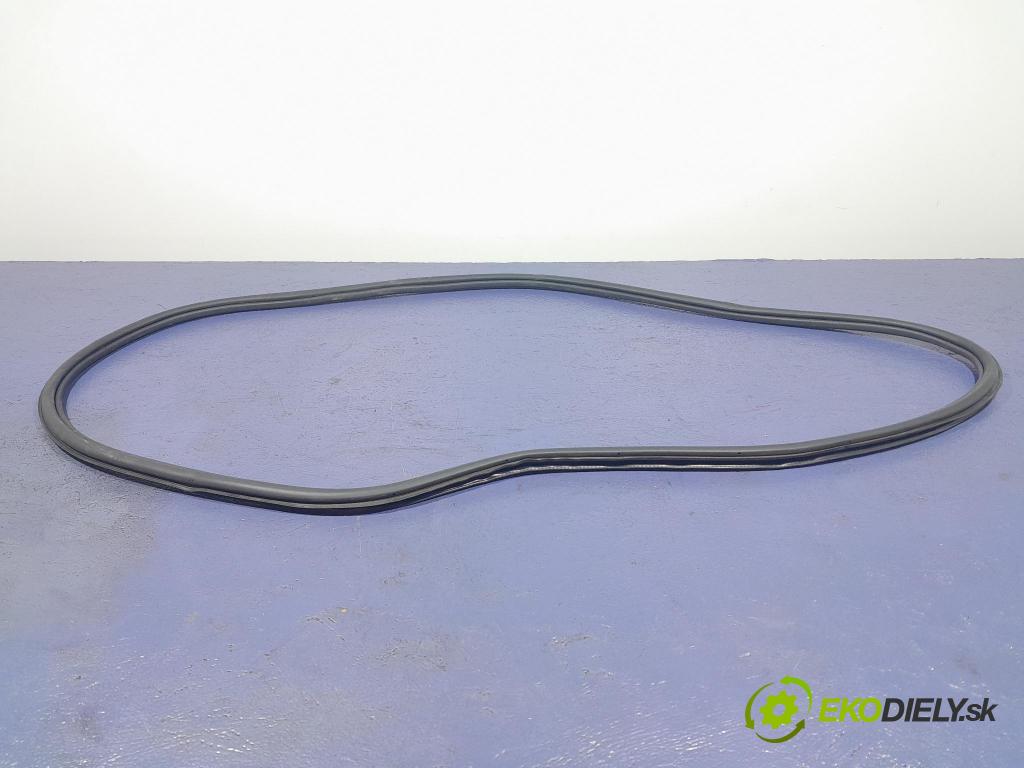 Skoda Superb 2019 Těsnění: dveře 3V5867368B