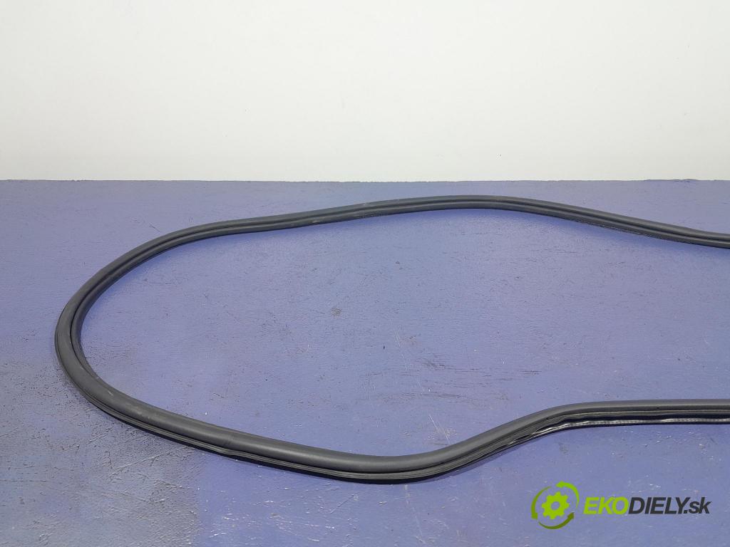 Skoda Superb 2019 Těsnění: dveře 3V5867368B