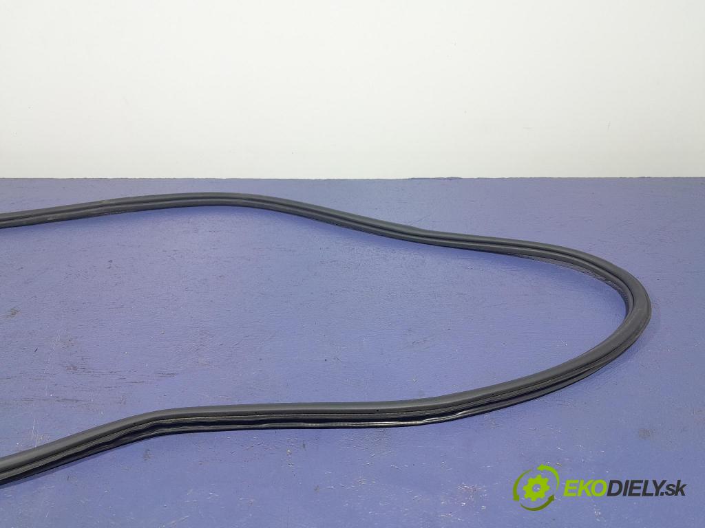 Skoda Superb 2019 Těsnění: dveře 3V5867368B