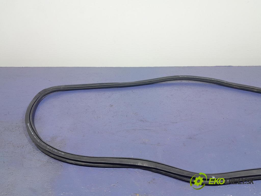 Skoda Superb 2019 Těsnění: dveře 3V5867368B