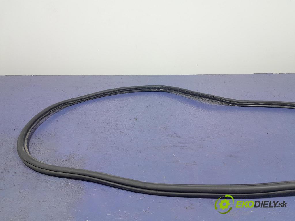 Skoda Superb 2019 Těsnění: dveře 3V5867367B