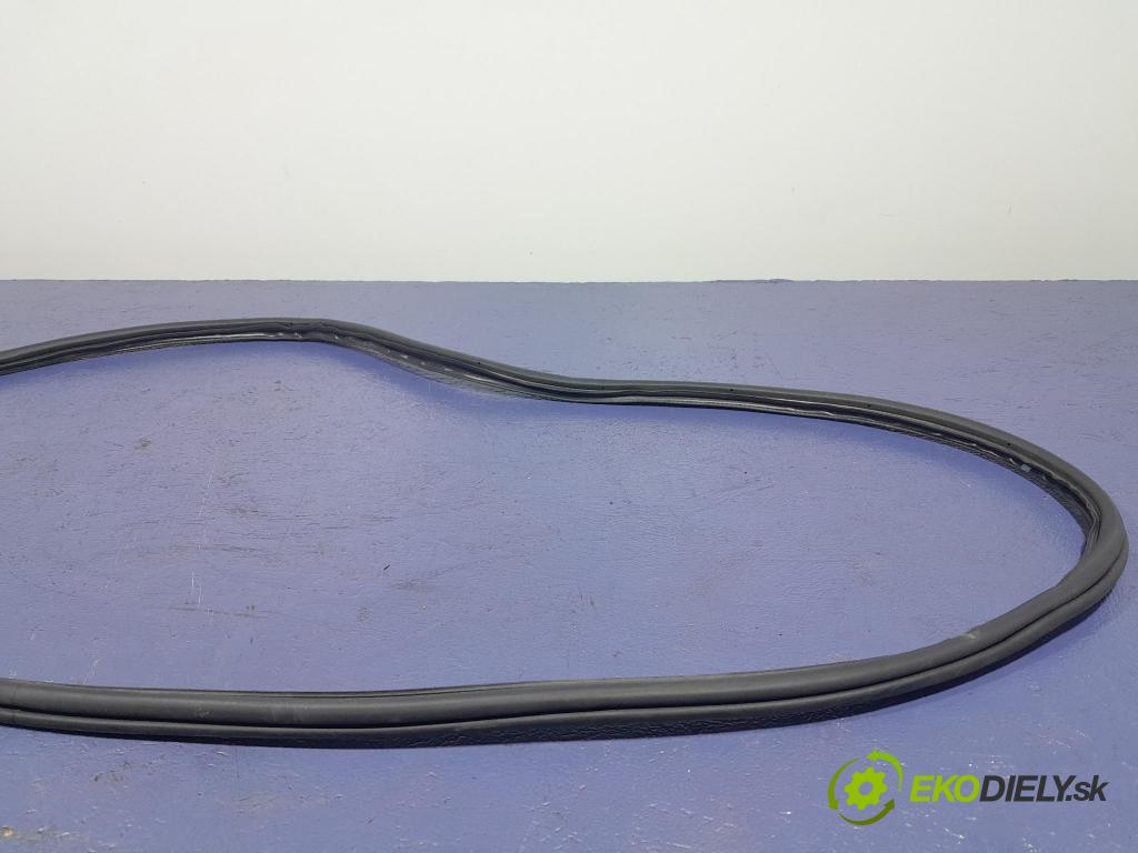 Skoda Superb 2019 Těsnění: dveře 3V5867367B