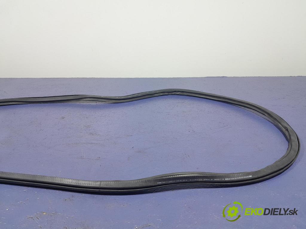 Skoda Superb 2019 Těsnění: dveře 3V5867367B