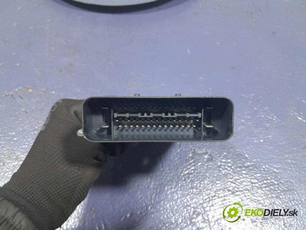 Skoda Superb 2019 řídící jednotka 5Q0907376B