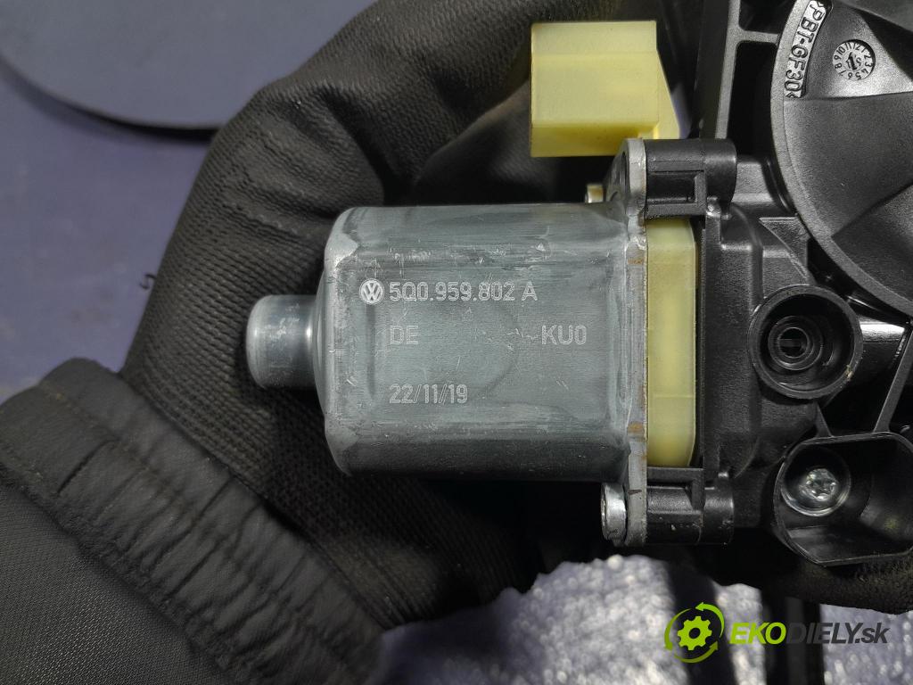 Skoda Superb 2019 mechanismus stahování Sklenka: Zad: v pravo: 3V0839462