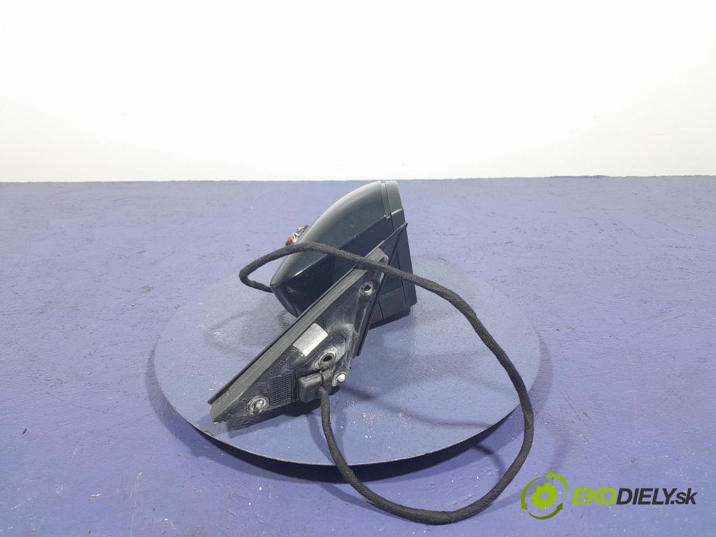 Skoda Superb 2019 zrkadlo pravé