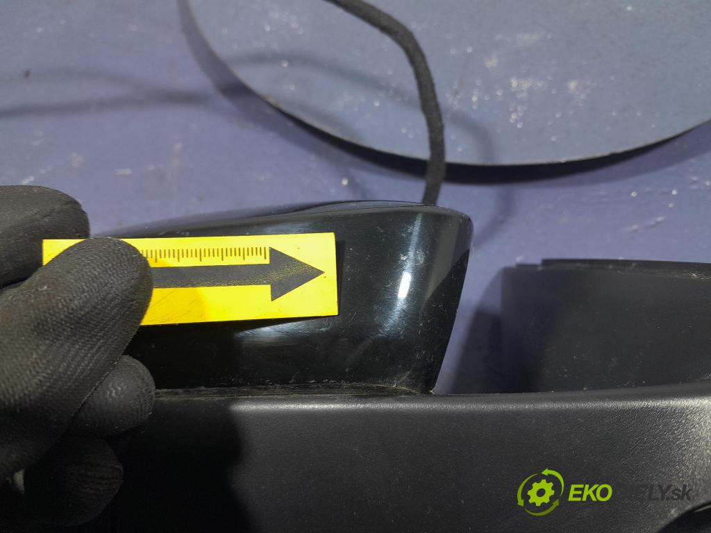 Skoda Superb 2019 zrkadlo pravé