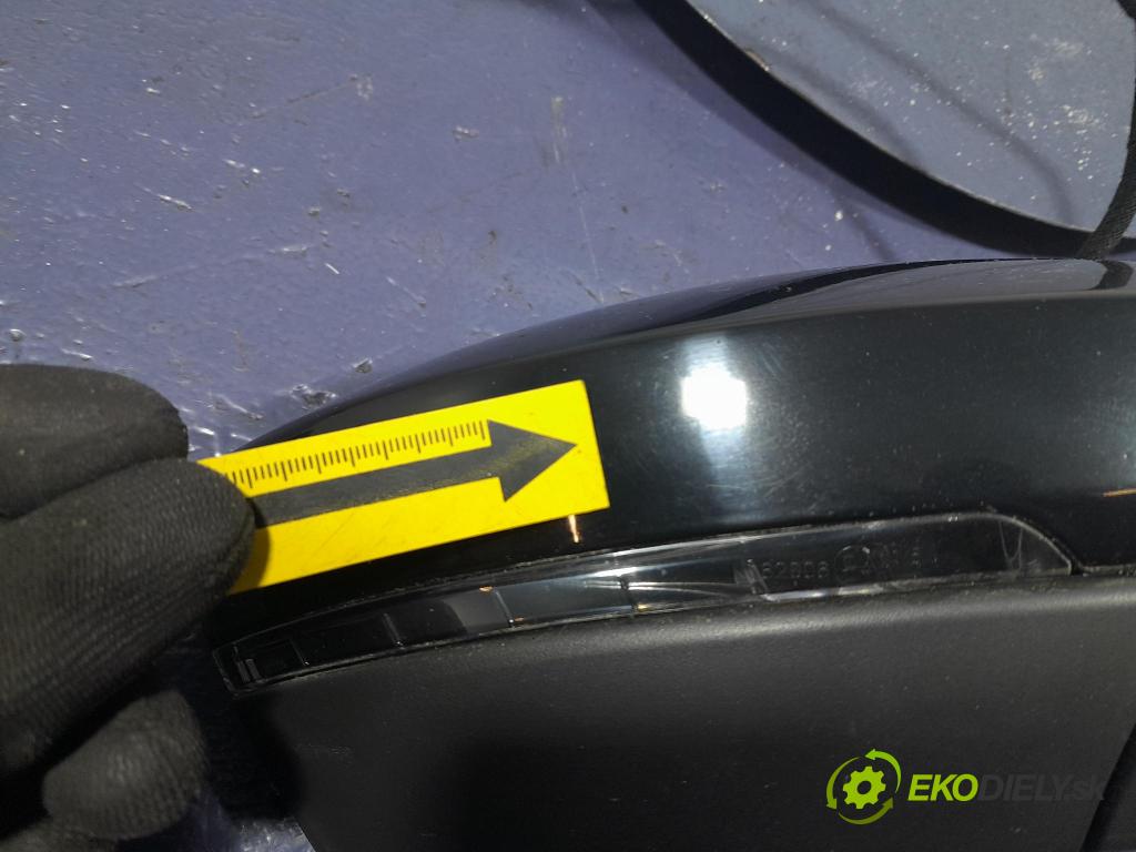 Skoda Superb 2019 zrkadlo pravé