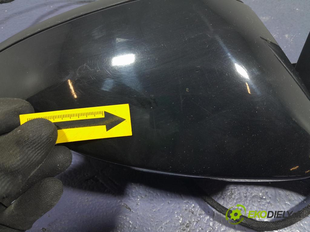 Skoda Superb 2019 zrkadlo pravé