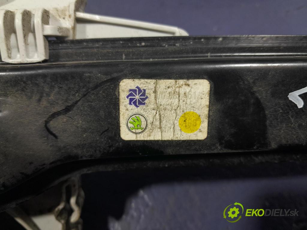 Skoda Superb 2019 mechanismus stahování Sklenka: Zad: Levý: