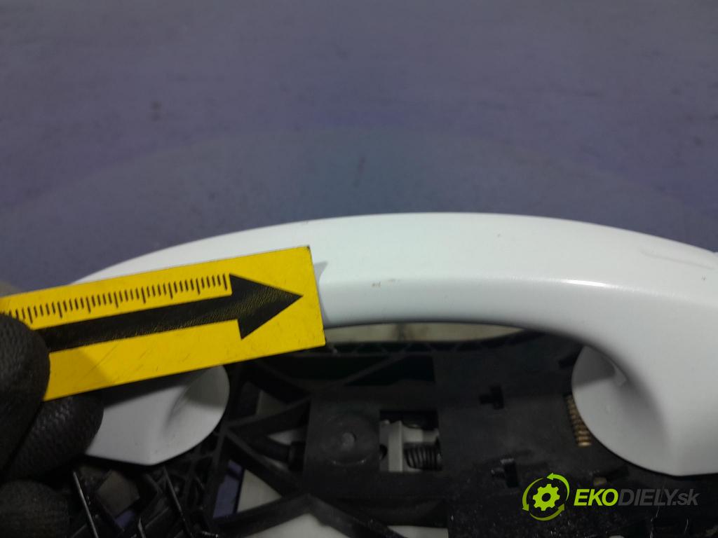 Skoda Superb 2019 rukoväť Predné Prava: