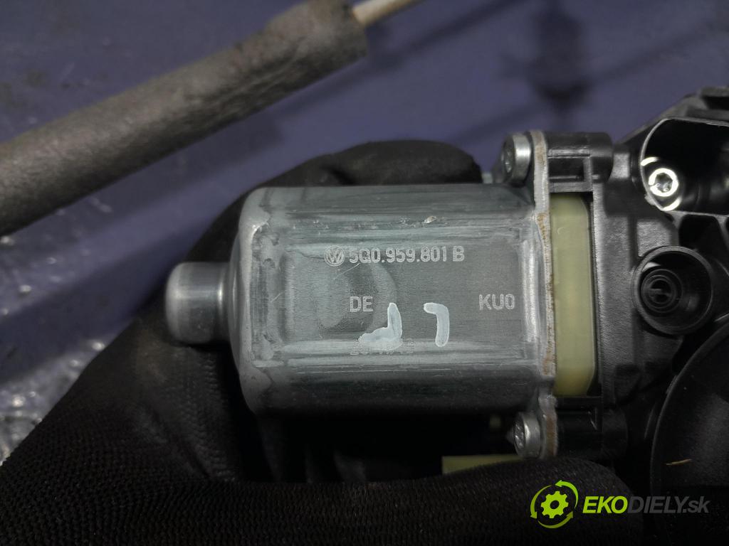 Skoda Superb 2019 mechanismus stahování Sklenka: před Levý: 