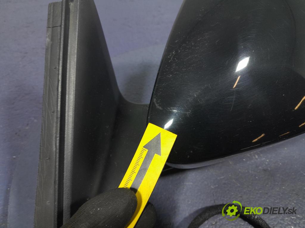 Skoda Superb 2019 zrkadlo Vľavo: