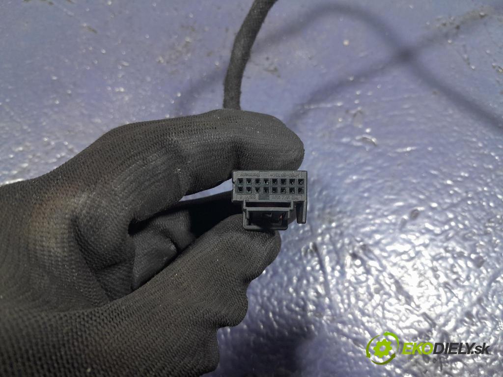 Skoda Superb 2019 zrkadlo Vľavo: 