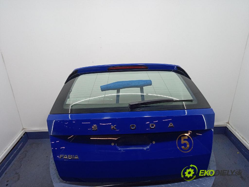 Skoda Fabia 2020 zadní dveře kufra: kufr