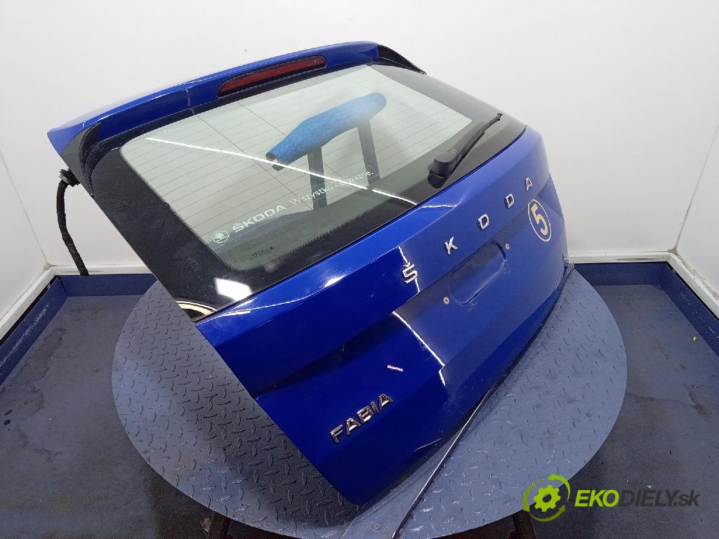 Skoda Fabia 2020 zadní dveře kufra: kufr