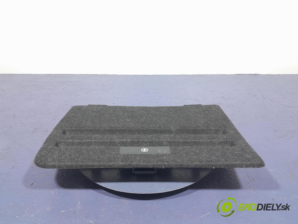 Skoda Superb 2019 Tapacír: kufr 3V5868886E