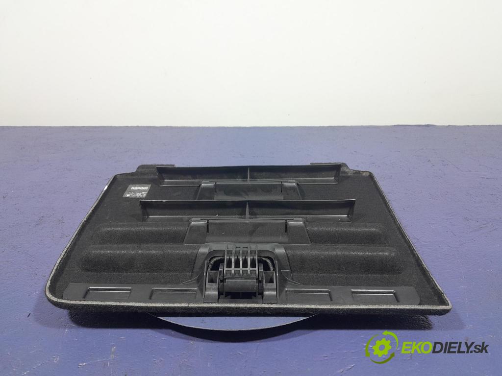 Skoda Superb 2019 Tapacír: kufr 3V5868885E