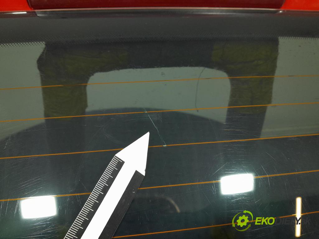 Opel Corsa 2010 zadna dveře kufra: kufra: