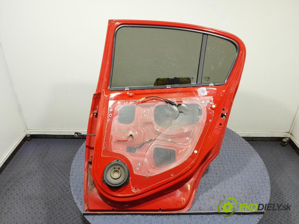 Opel Corsa 2010 dvere zad pravé 