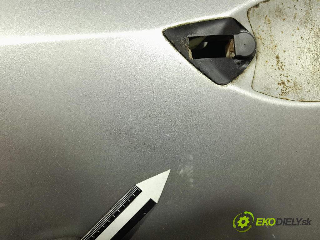 Honda Accord 2010 dveře Zad: Vlevo, odjet: