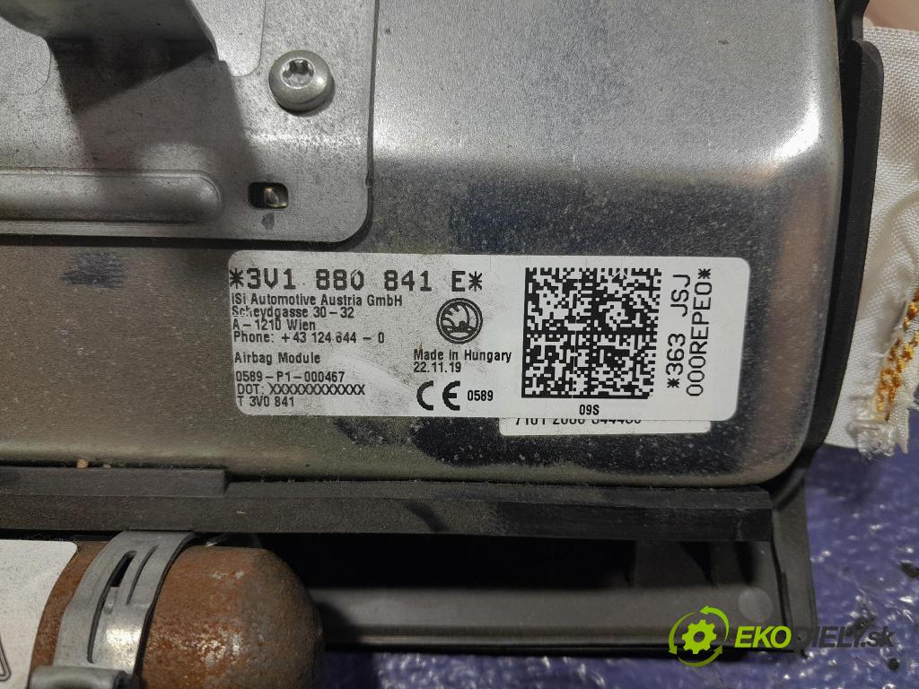 Skoda Superb 2019 kokpit,pristrojová doska