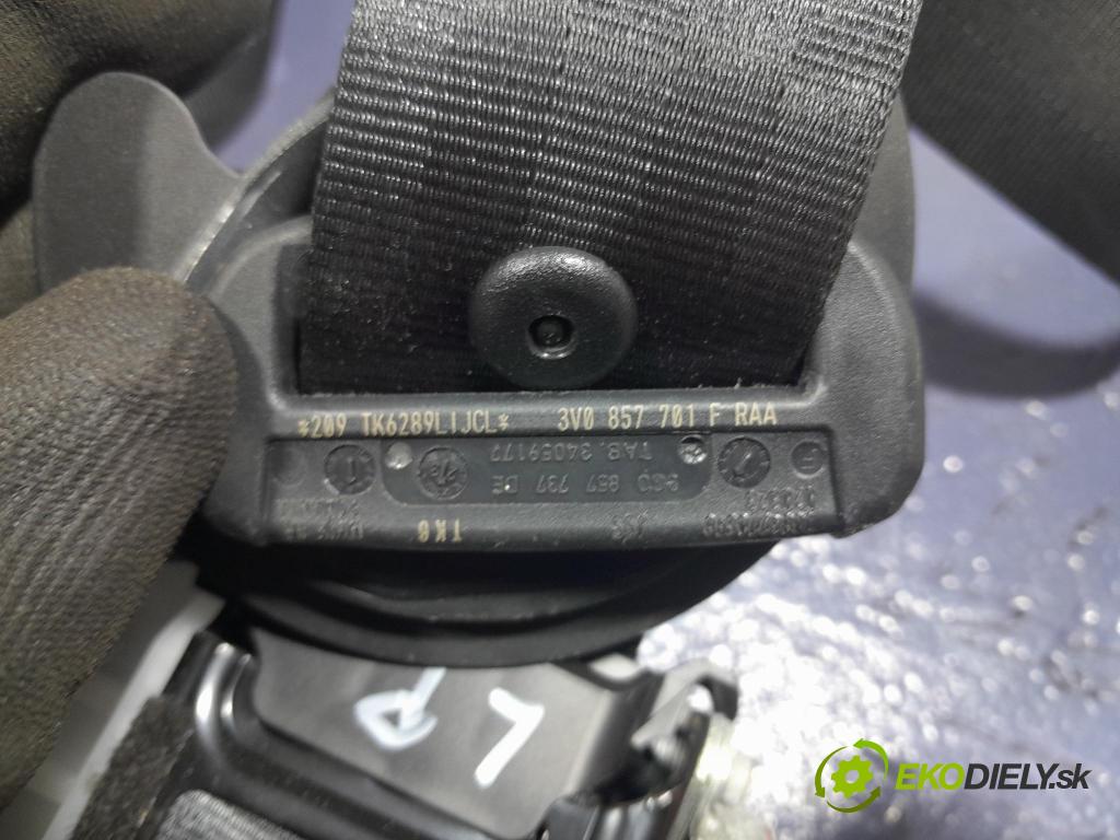 Skoda Superb 2019 kokpit,pristrojová doska