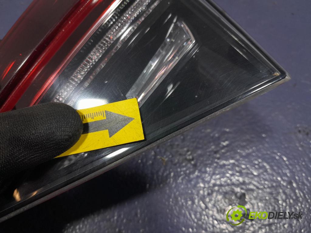 Skoda Superb 2019 svetlo / reflektor zad Prava: Vnútri: 3V5945308G