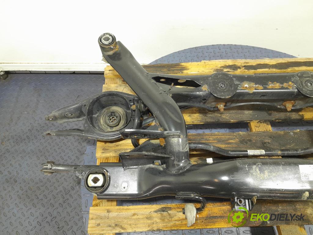 Skoda Superb 2019 výstuha Pozastavenia: zad 5Q0505235M