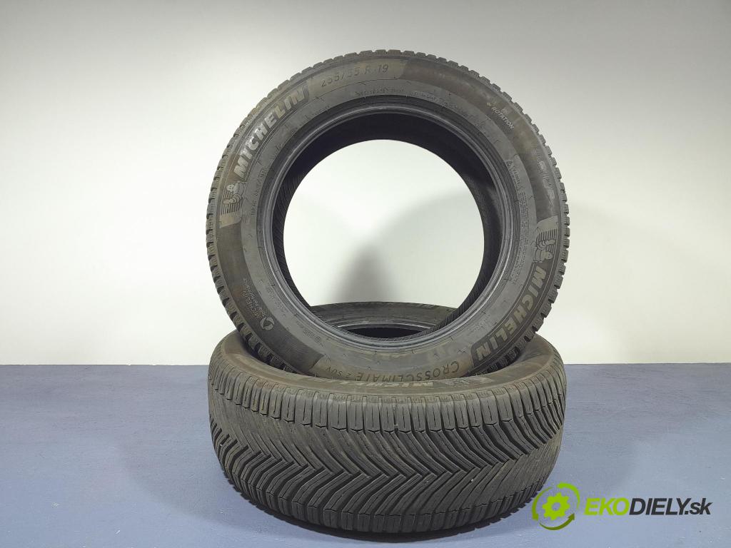 Audi Q7 2018 pneumatiky: Víceúrovňové 3528708309371