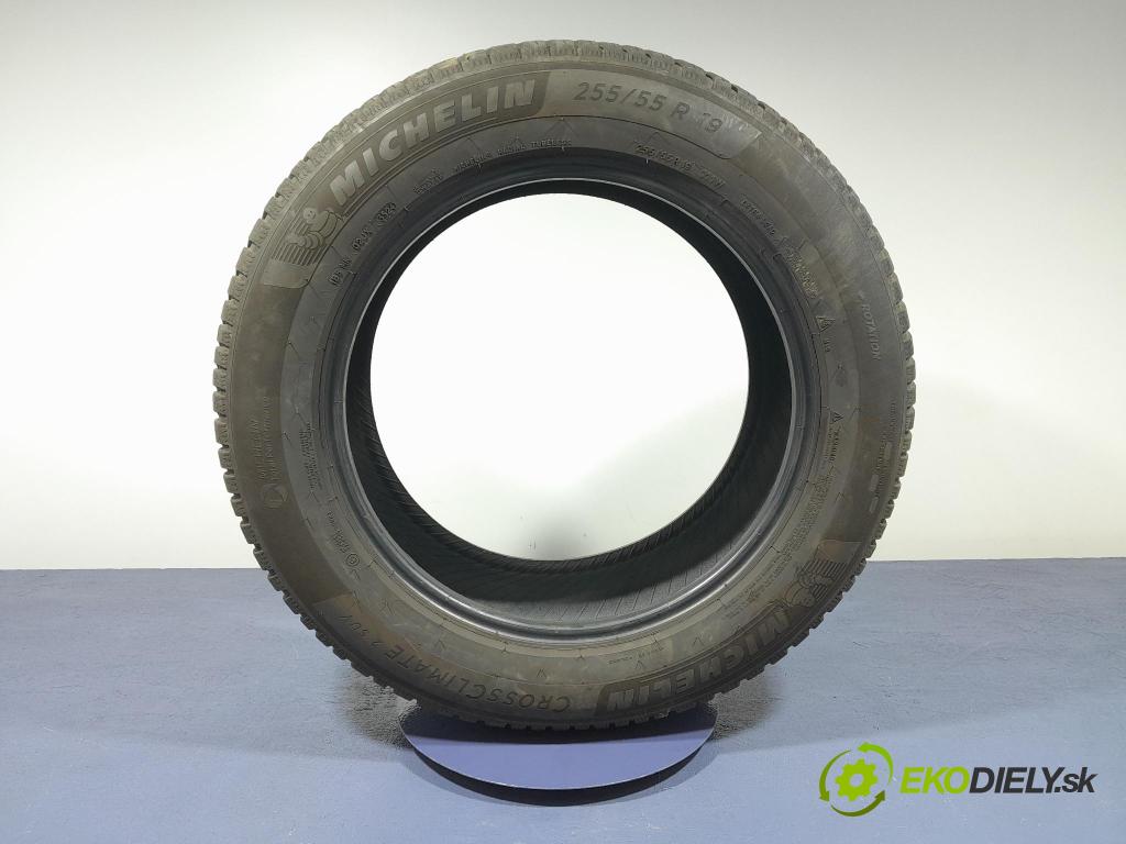 Audi Q7 2018 pneumatiky: Víceúrovňové 3528708309371