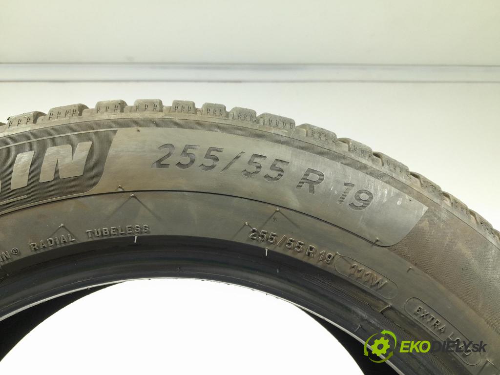 Audi Q7 2018 pneumatiky: Víceúrovňové 3528708309371