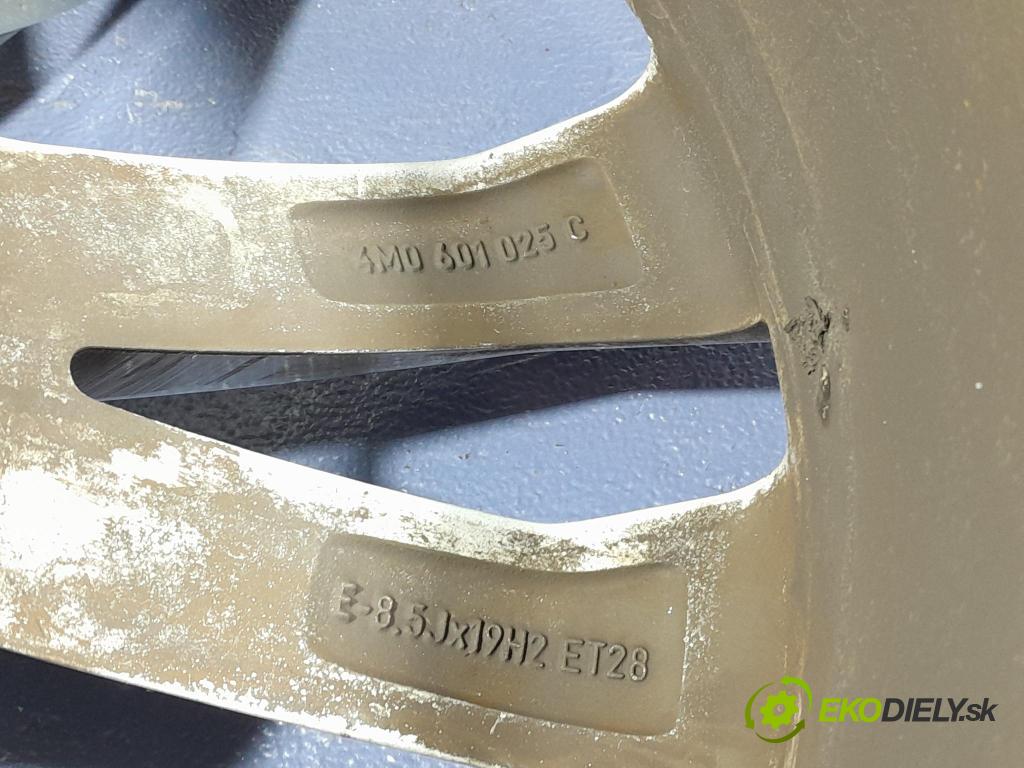 Audi Q7 2018 Ráfky Hlinikové: 4M0601025C