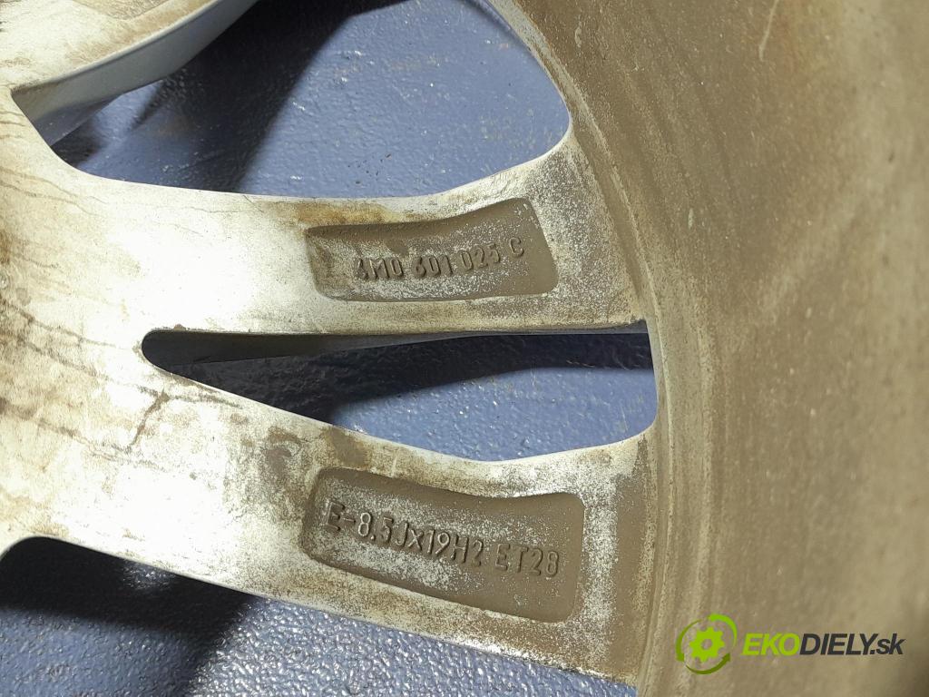 Audi Q7 2018 Ráfky Hlinikové: 4M0601025C