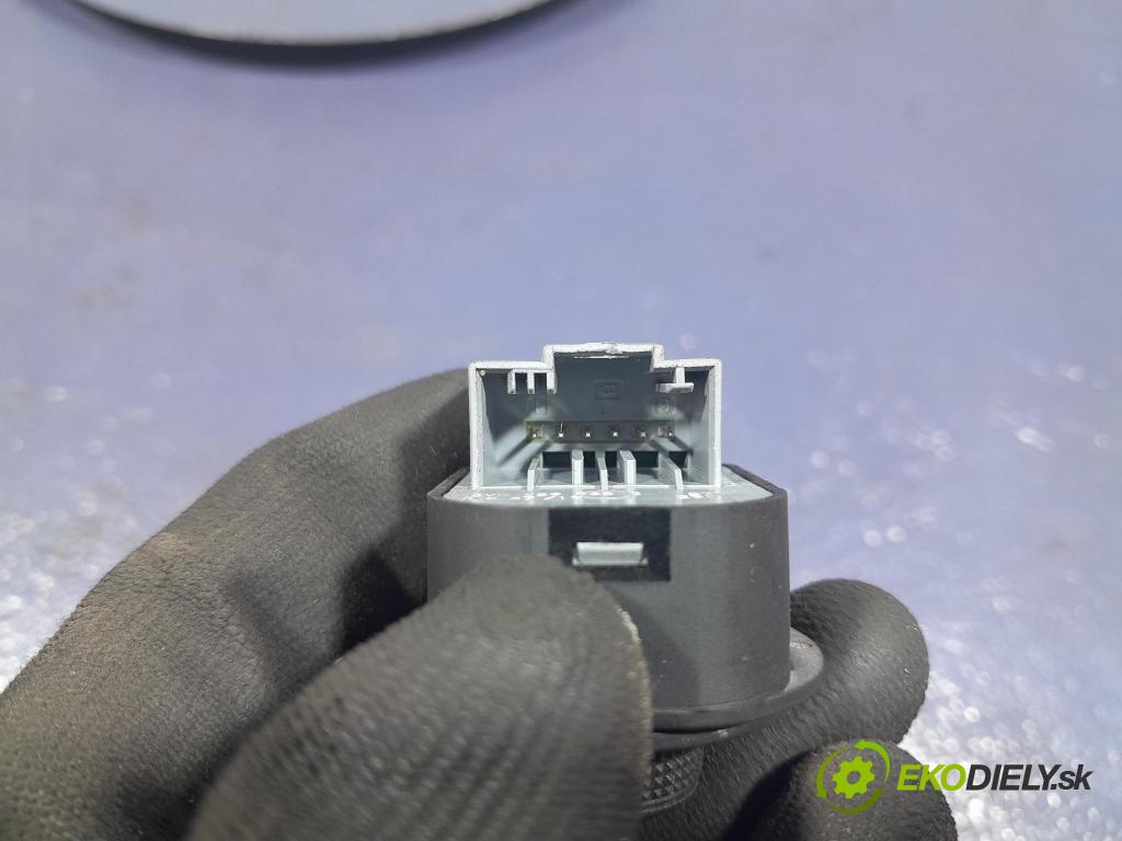 Skoda Superb 2019 prepínač Zrkadlo: 3V0959565C