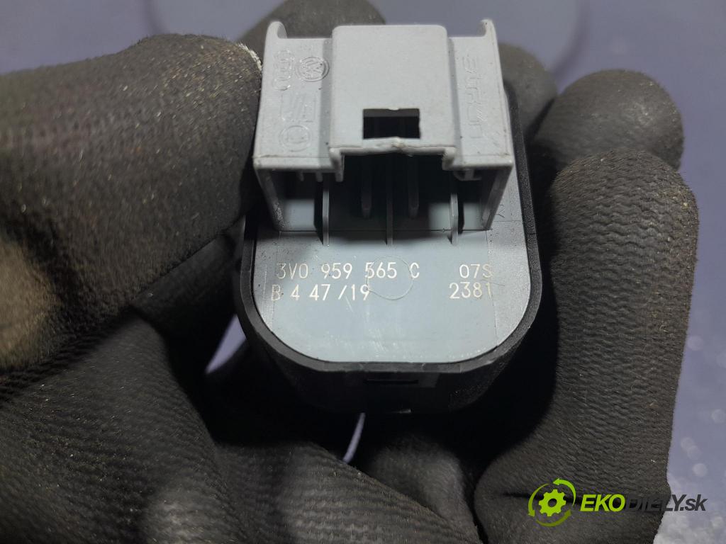 Skoda Superb 2019 prepínač Zrkadlo: 3V0959565C