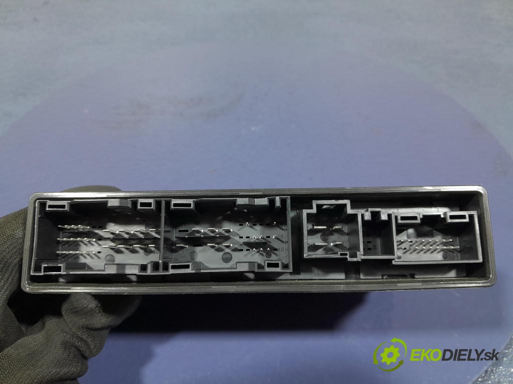 Audi Q7 2018 riadiaca jednotka Sedadlo: 4M4959760E