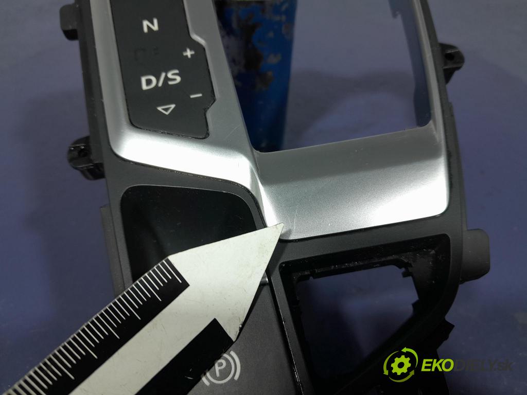 Audi Q7 2018 kryt Plast: Interiéry: 4M1713111F